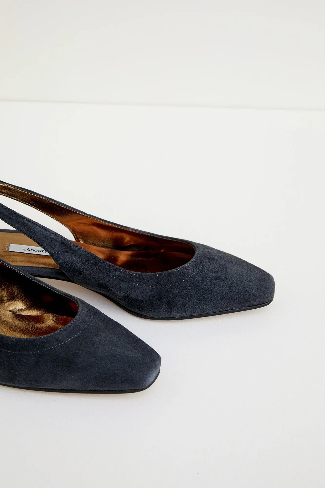 About Arianne Galo Heels