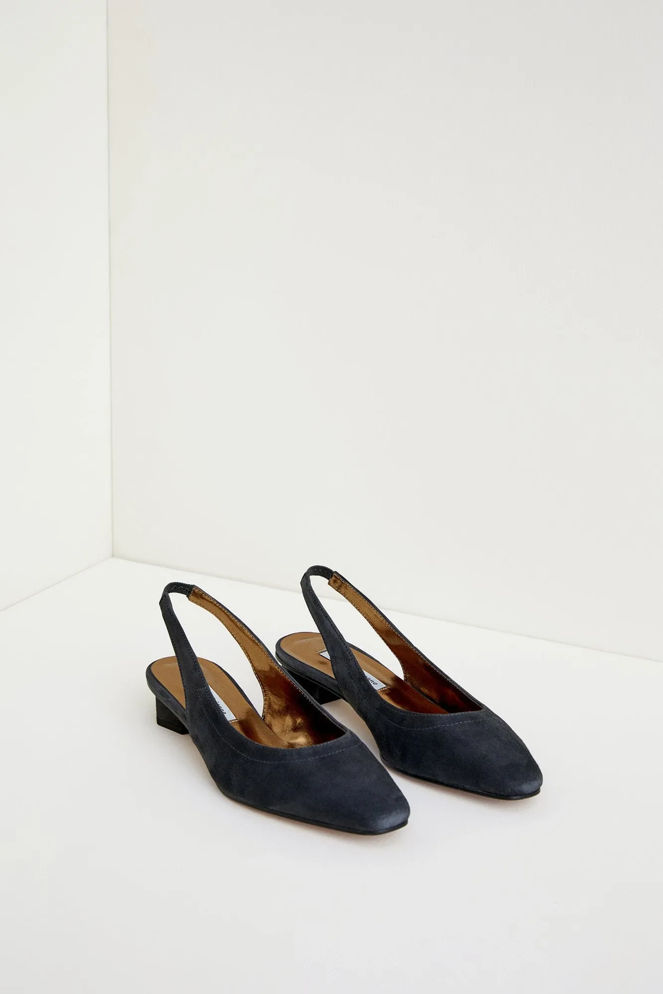 About Arianne Galo Heels