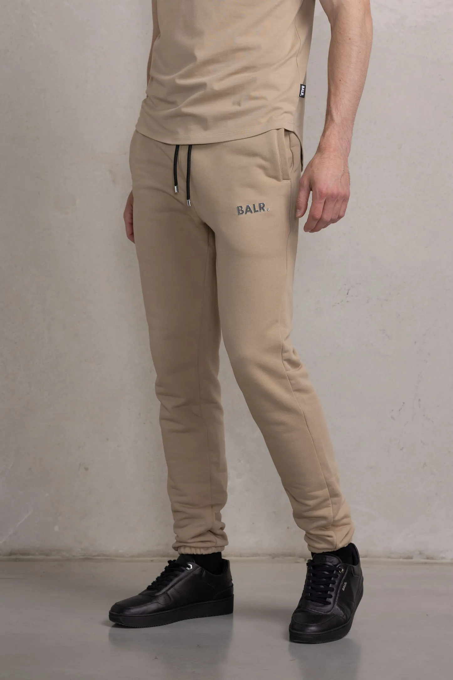 Regular Metal Brand Jogger