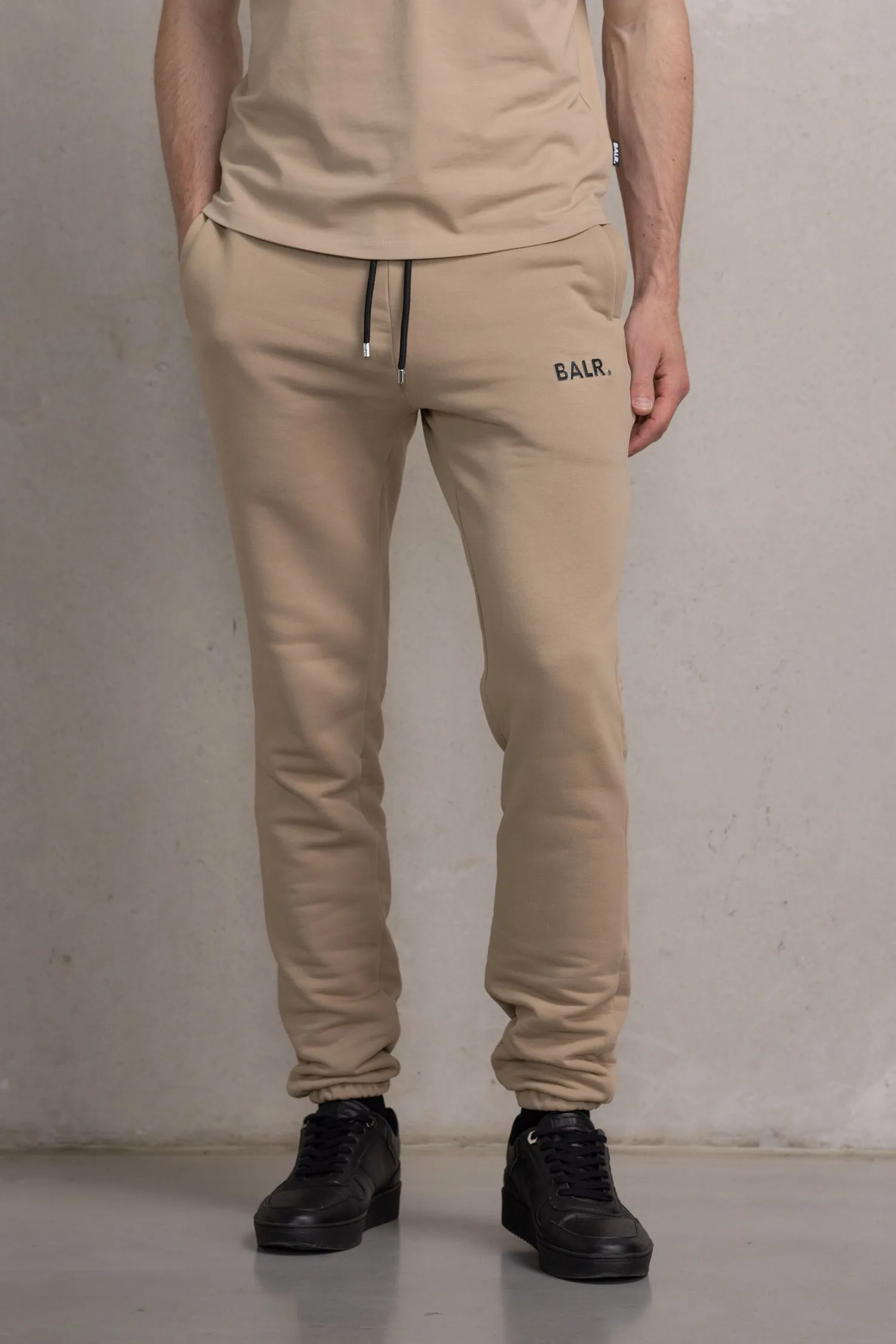 Regular Metal Brand Jogger